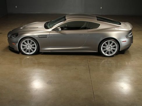 Used 2009 Aston Martin DBS Coupe RWD image 65