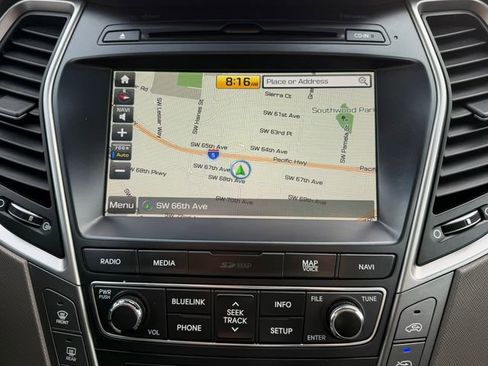 Used 2017 Hyundai Santa Fe Limited image 23