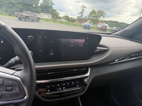 Used 2025 Buick Envista Avenir FWD image 14