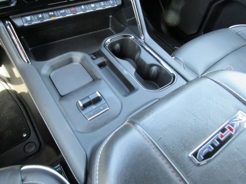 Used 2024 GMC Sierra 2500 AT4X AWD/4WD image 25