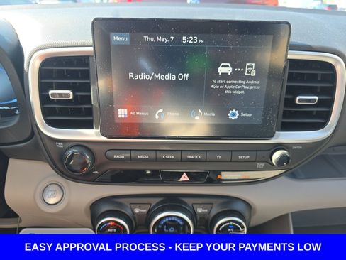 Used 2025 Hyundai Venue SEL FWD image 10