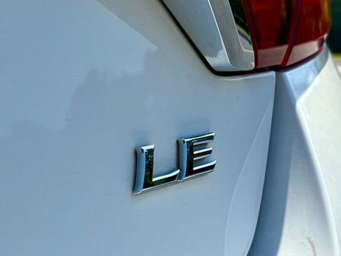 Used 2017 Toyota Camry LE FWD image 15