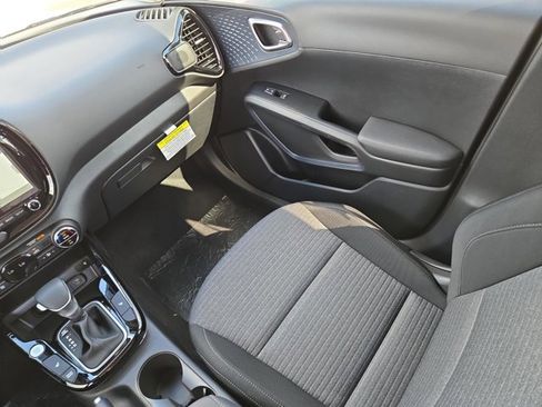 Used 2025 Kia Soul EX image 14