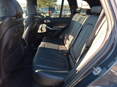 Used 2022 BMW X5 xDrive40i w/ M Sport Package image 8
