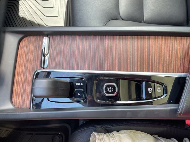 Used 2024 Volvo XC60 B5 Plus AWD/4WD image 32