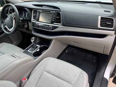 Used 2019 Toyota Highlander Plus image 30
