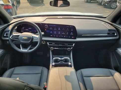 Used 2026 Chevrolet Traverse LT FWD image 11