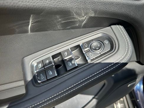 Certified 2022 Porsche Macan S image 22