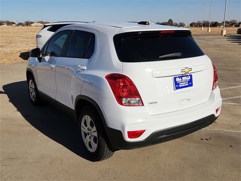 Used 2017 Chevrolet Trax LS image 3