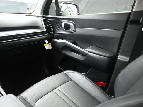 Used 2025 Kia Sorento S FWD image 24