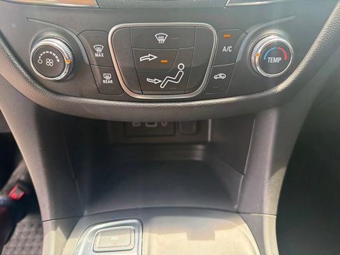 Used 2023 Chevrolet Equinox LT AWD/4WD image 25
