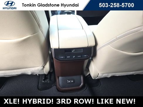Used 2022 Toyota Highlander XLE image 32