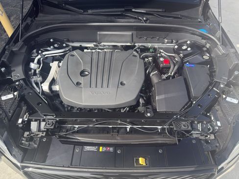 New 2026 Volvo XC60 B5 Ultra w/ Climate Package image 32