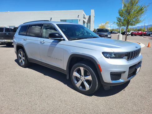 Used 2021 Jeep Grand Cherokee L Limited w/ MOPAR Finishing Package image 3