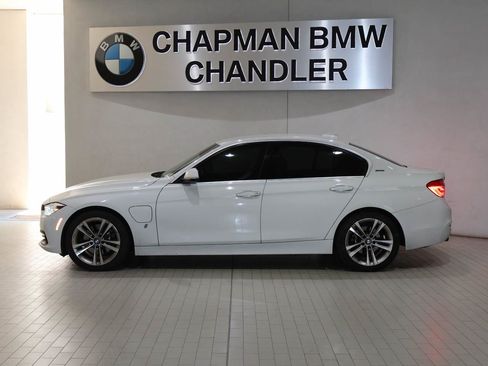 Used 2018 BMW 330e RWD image 3