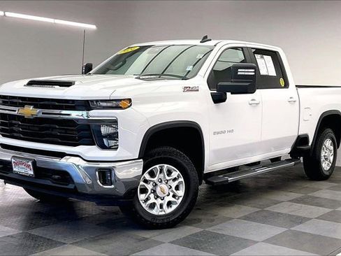 Used 2024 Chevrolet Silverado 2500 LT image 12