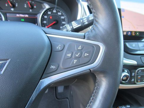 Used 2022 Chevrolet Equinox Premier image 18