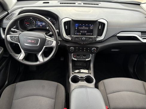 Used 2024 GMC Terrain SLE image 12
