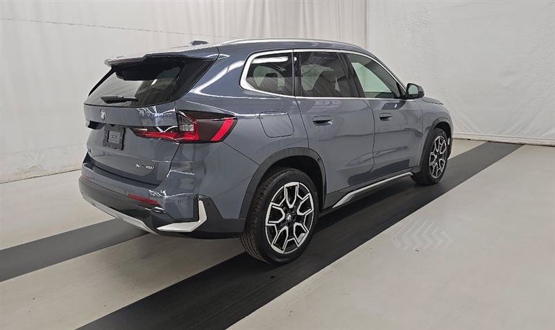Used 2025 BMW X1 xDrive28i w/ Convenience Package AWD/4WD image 4