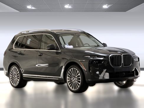 Used 2026 BMW X7 xDrive40i w/ Premium Package image 6
