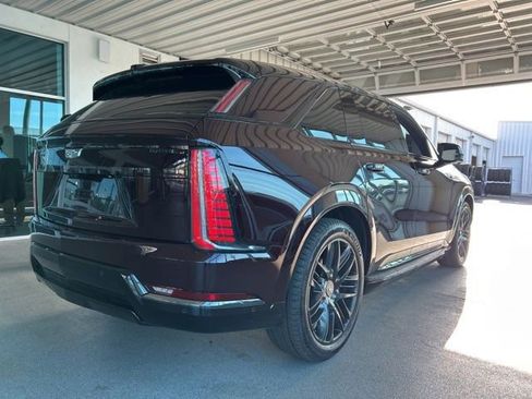 Used 2025 Cadillac Escalade IQ Sport 2 w/ LPO, ONYX Package image 25