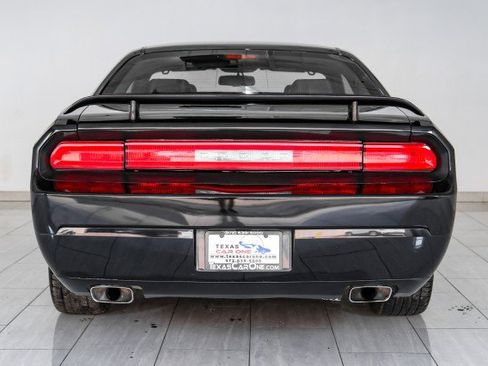 Used 2009 Dodge Challenger SRT8 w/ SRT Option Group II RWD image 7