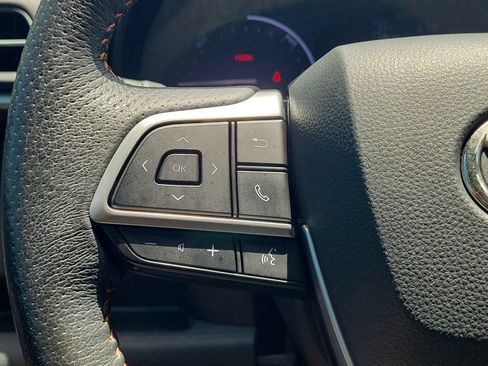 Used 2021 Toyota Sienna XSE FWD image 21