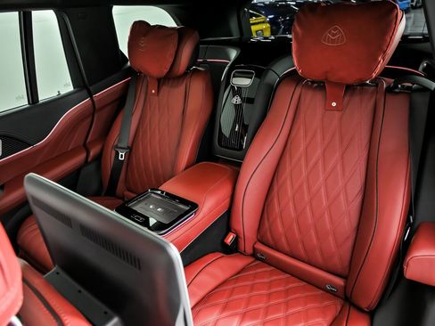 Used 2025 Mercedes-Benz Maybach GLS 600 4MATIC image 26