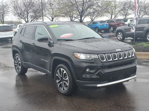Used 2022 Jeep Compass Limited AWD/4WD image 3