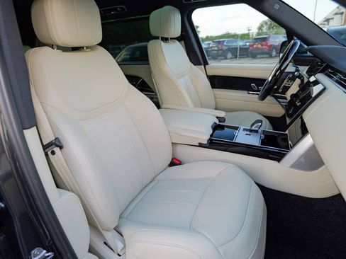 Used 2025 Land Rover Range Rover Long Wheelbase SE AWD/4WD image 40