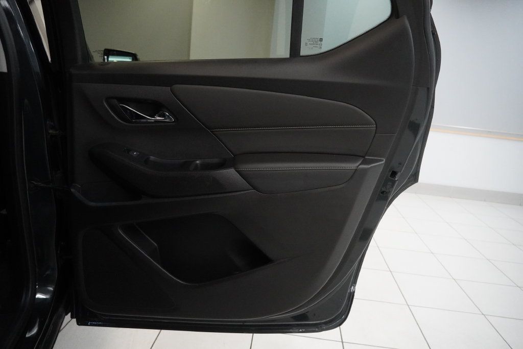 Used 2021 Chevrolet Traverse RS AWD/4WD image 22