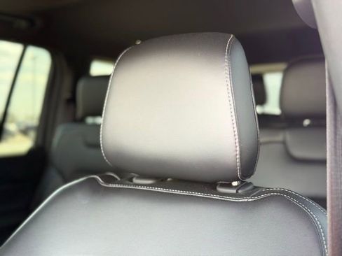 Used 2024 Jeep Grand Cherokee L Altitude image 14