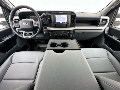 New 2026 Ford F250 XL w/ XL Chrome Package image 18