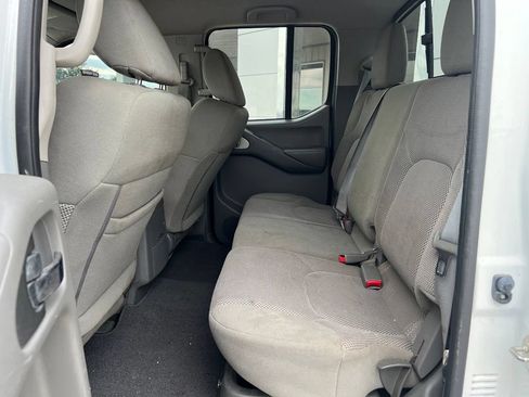 Used 2019 Nissan Frontier SV RWD image 10