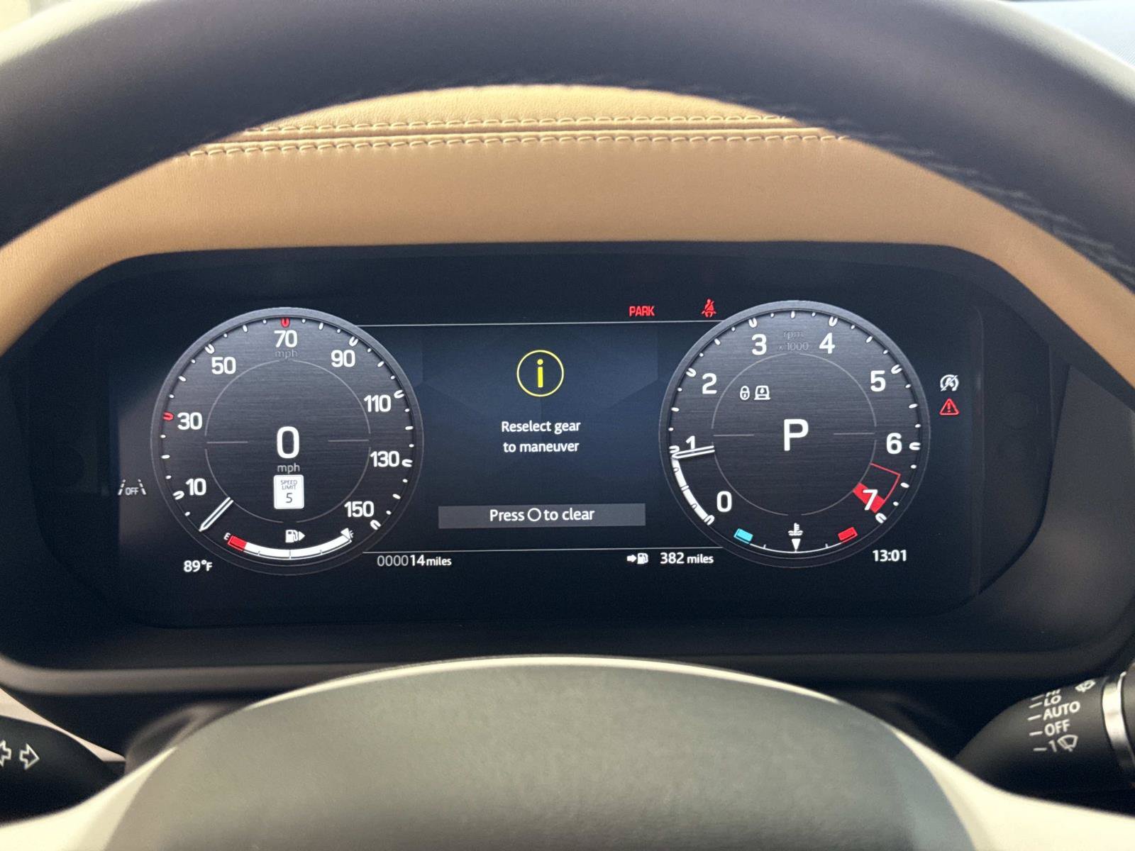New 2026 Land Rover Defender 110 X-Dynamic SE AWD/4WD image 29