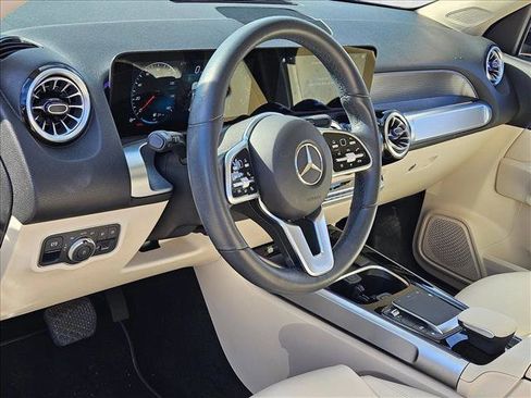 Used 2022 Mercedes-Benz GLB 250 image 10
