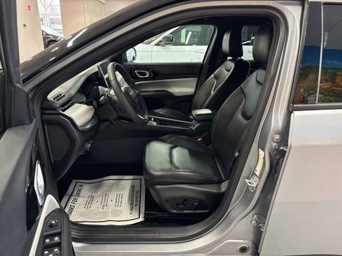 Used 2024 Jeep Compass Limited image 25