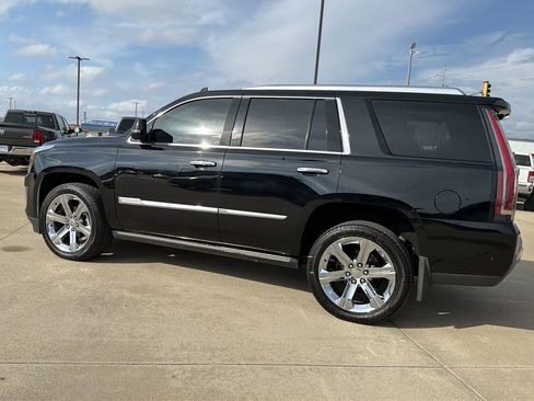 Used 2018 Cadillac Escalade Platinum image 11