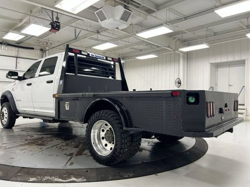 Used 2021 RAM 5500 Tradesman w/ Chrome Appearance Group AWD/4WD image 4
