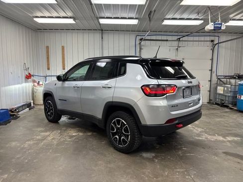 Used 2025 Jeep Compass Trailhawk w/ Trailhawk Elite Group image 3