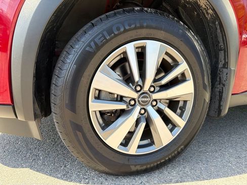 Used 2023 Nissan Pathfinder SL AWD/4WD image 11