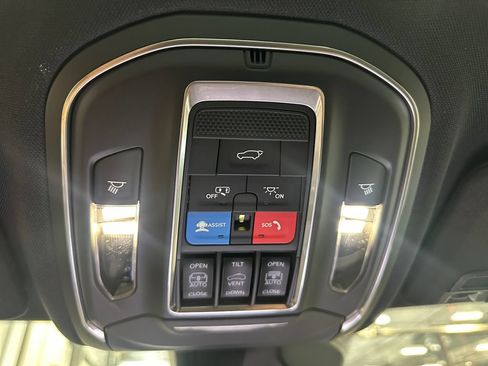 Used 2026 Jeep Grand Cherokee L Limited w/ Limited Altitude Package AWD/4WD image 19
