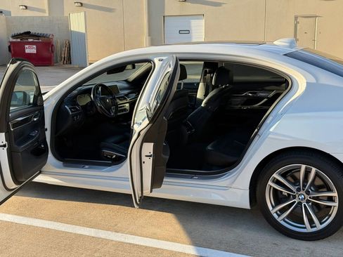 Used 2016 BMW 740i RWD image 11