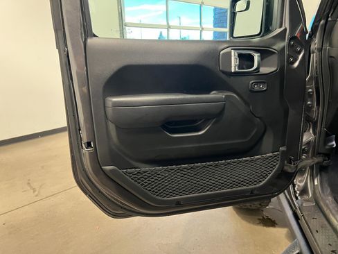 Used 2025 Jeep Gladiator Sport image 23