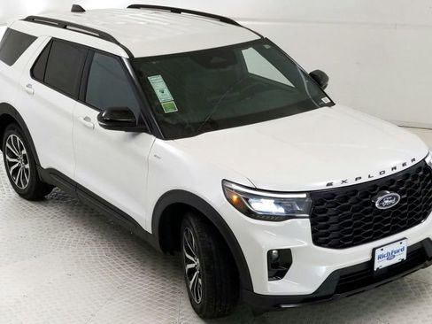 New 2025 Ford Explorer ST-Line w/ Premium Package image 13