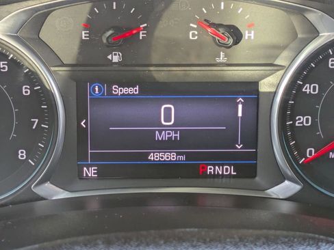 Used 2019 Chevrolet Equinox LT w/ Driver Convenience Package image 17