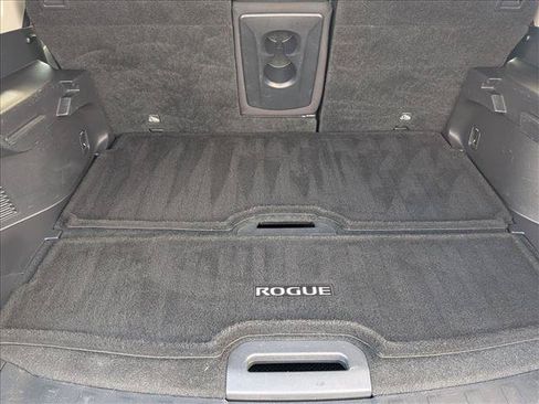 Used 2018 Nissan Rogue SV FWD image 6