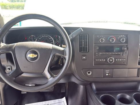 Used 2016 Chevrolet Express 3500 RWD image 19