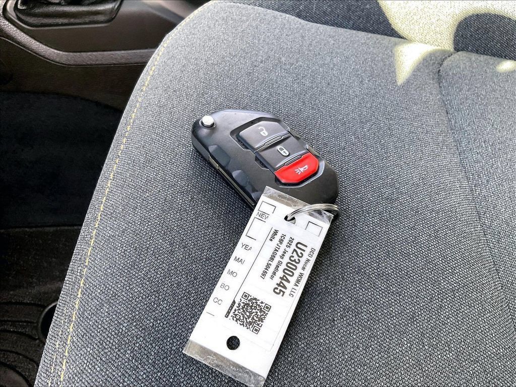 Used 2025 Jeep Gladiator Sport AWD/4WD image 31