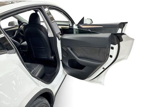 Certified 2023 Tesla Model Y Performance AWD/4WD image 6